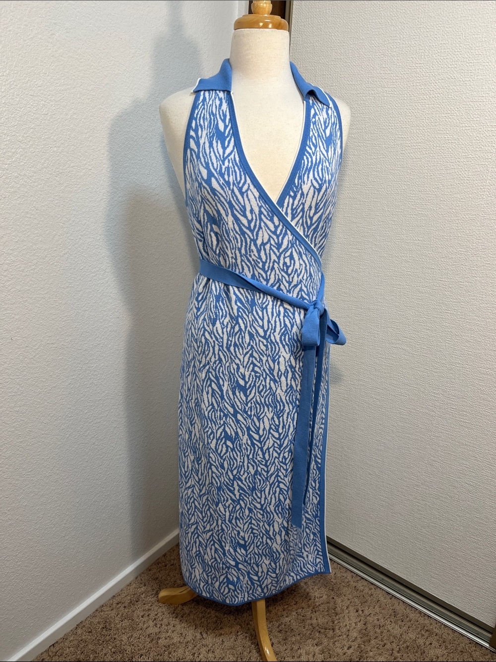 DVF x Target Blue White Zebra Wrap Midi Dress XXL NWOT - Picture 2 of 10
